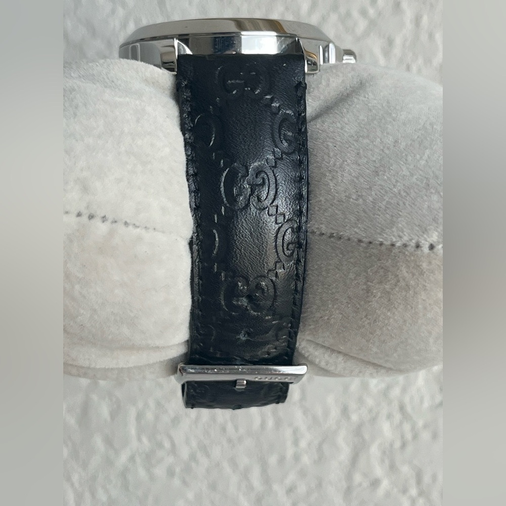 Gucci Men's 126.4 YA1264031 G-Timeless GG Black Leather Watch - Picture 6 of 16